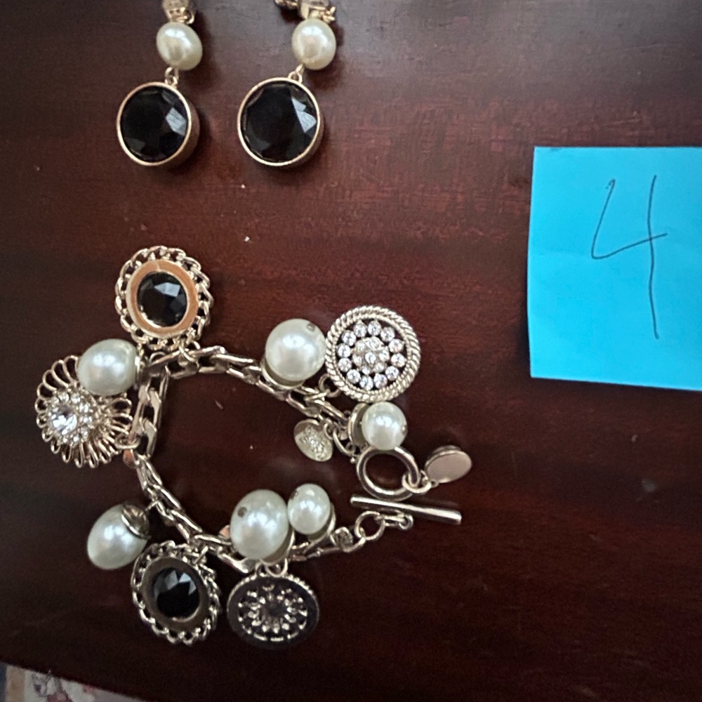 Bracelet earring combo, pearl and black jewel